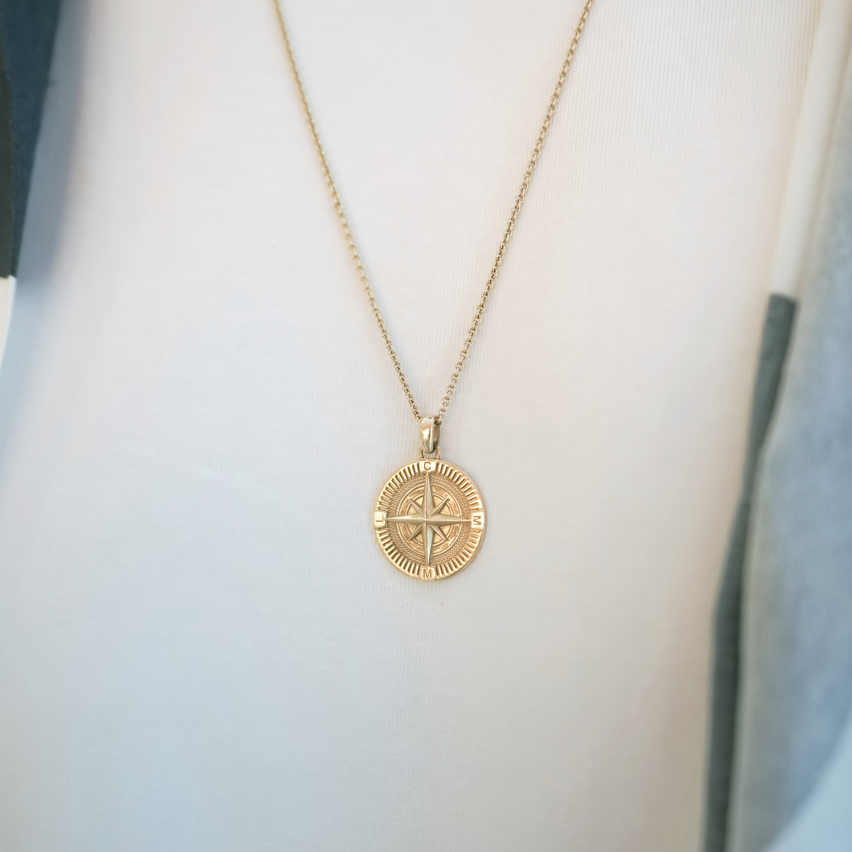 Rose des Vents necklace