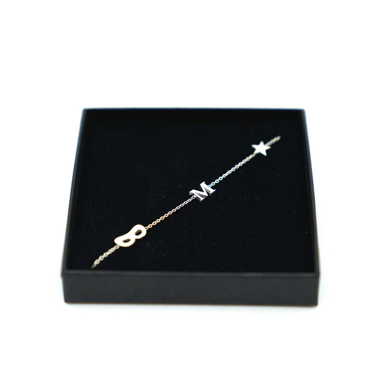 Bracelet initial - lettre sérif