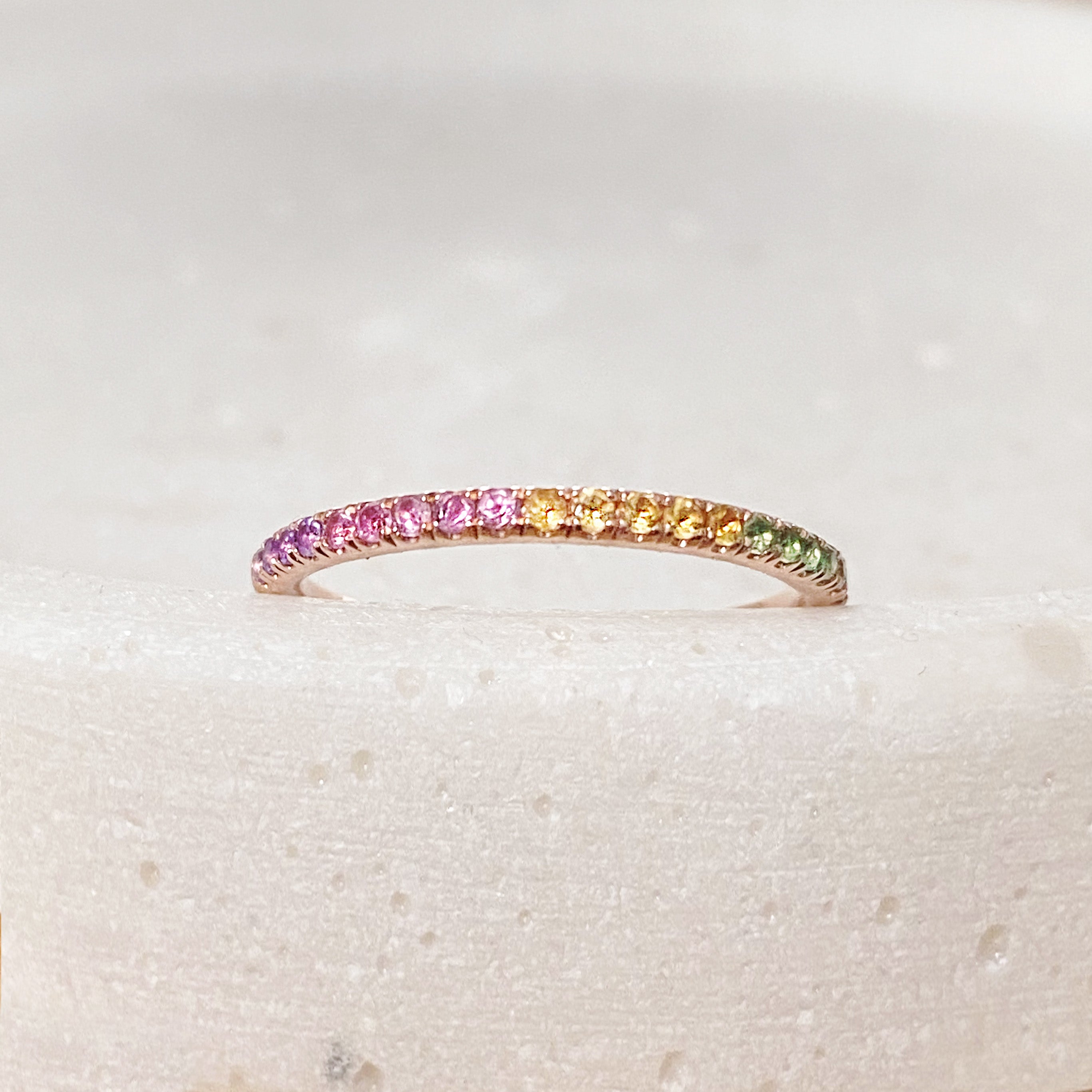 Semi Eternity ring - Pastel gradient